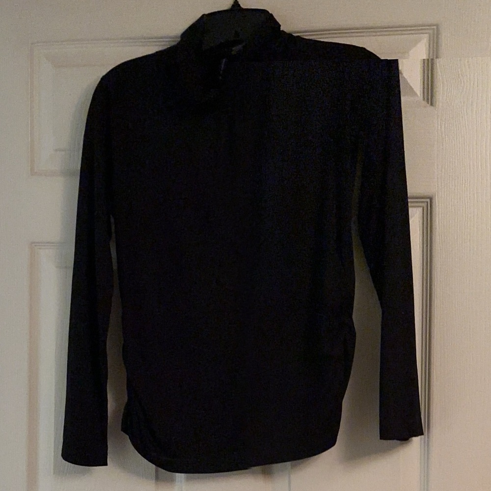 New Directions black turtleneck -  sz medium w/side  ruching